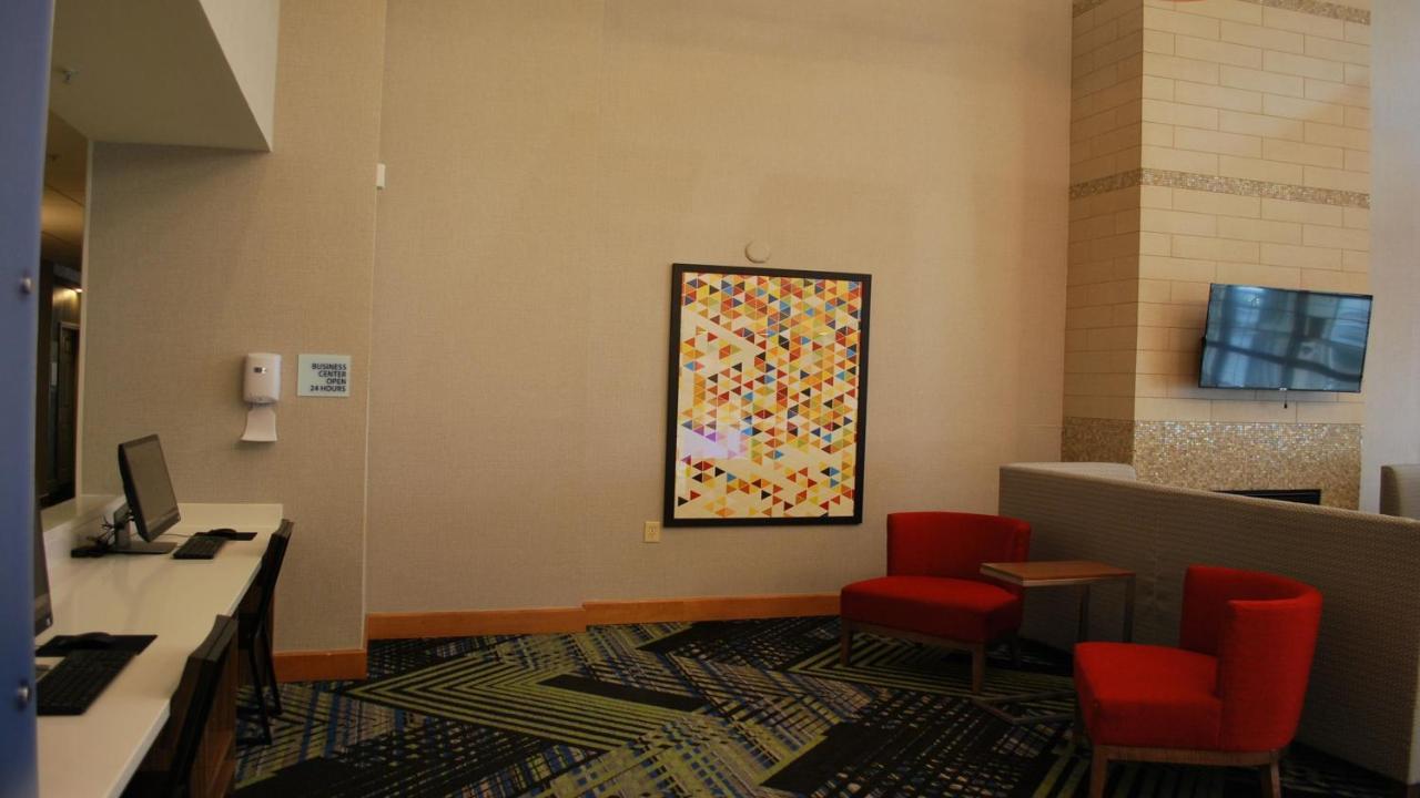 Holiday Inn Express & Suites Indianapolis North - Carmel By Ihg Exteriör bild