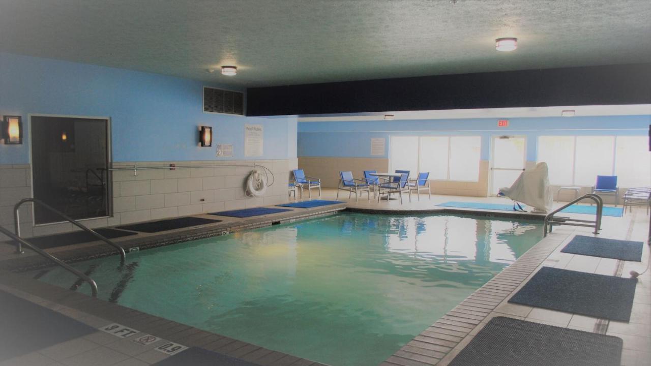 Holiday Inn Express & Suites Indianapolis North - Carmel By Ihg Exteriör bild