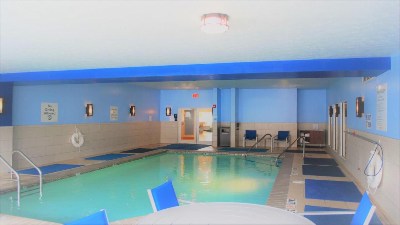 Holiday Inn Express & Suites Indianapolis North - Carmel By Ihg Exteriör bild