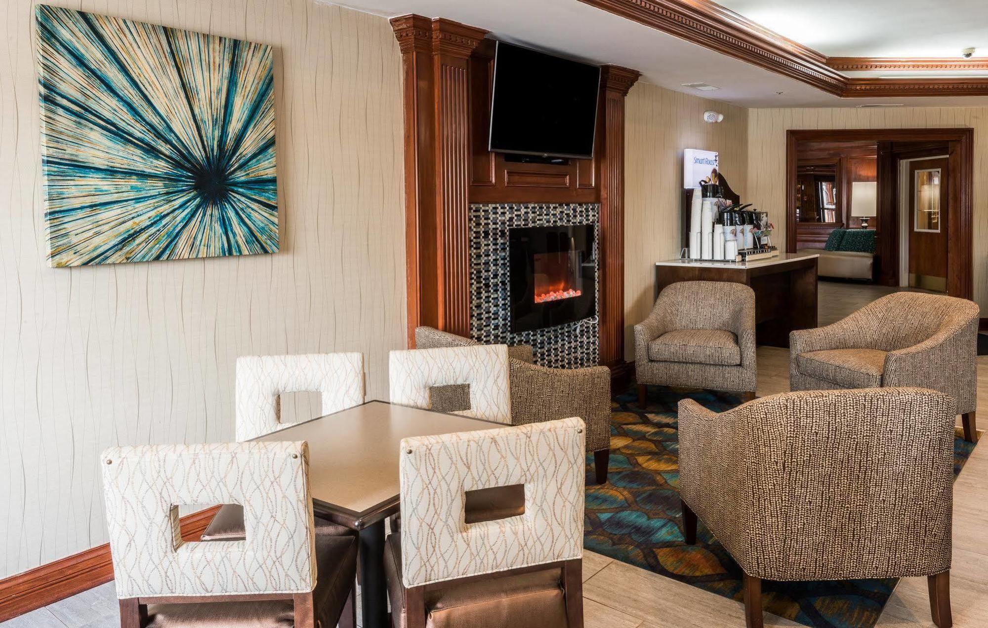 Holiday Inn Express & Suites Indianapolis North - Carmel By Ihg Exteriör bild